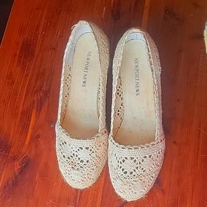 Newport News cream crochet espadrilles size 9 Vintage